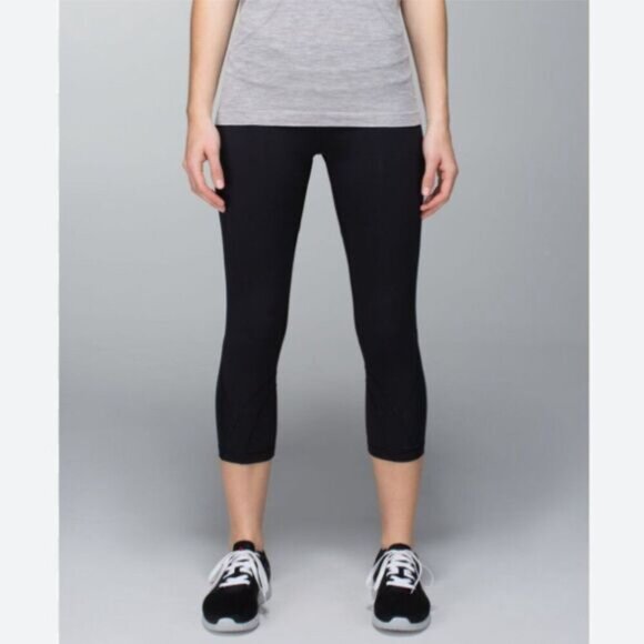 LULULEMON Inspire Crop II 2 Luxtreme Black Tight Athletic Leggings Sz 4 - Picture 2 of 14
